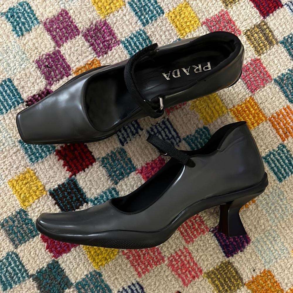 Prada 90’s heels 🫶